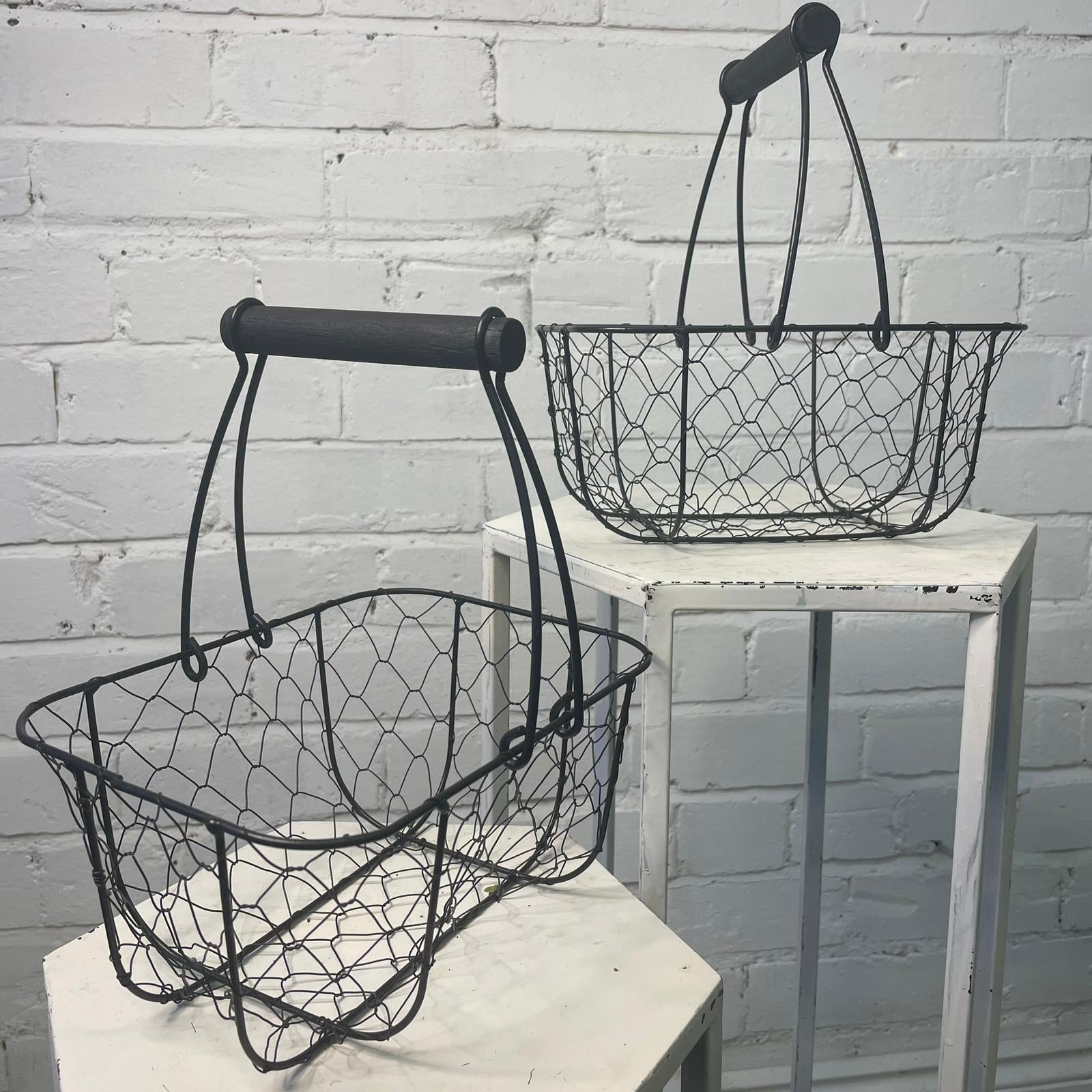 Wire Basket - black with wooden handle