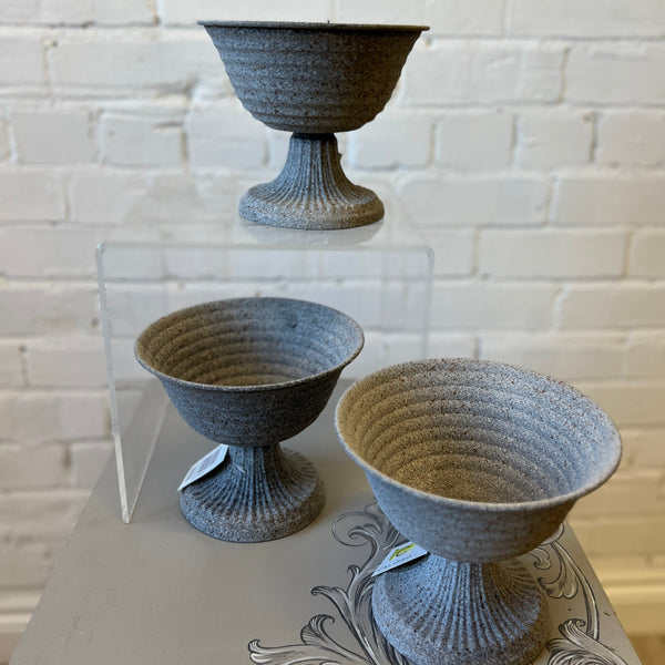 grey footed bowl design
