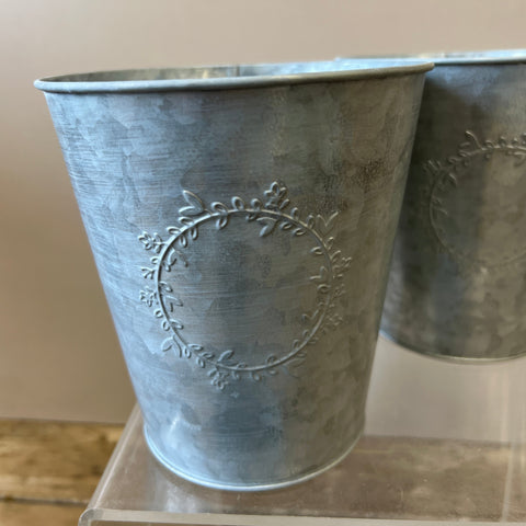 Zinc Galvanised wreath imprint Pot with Liner